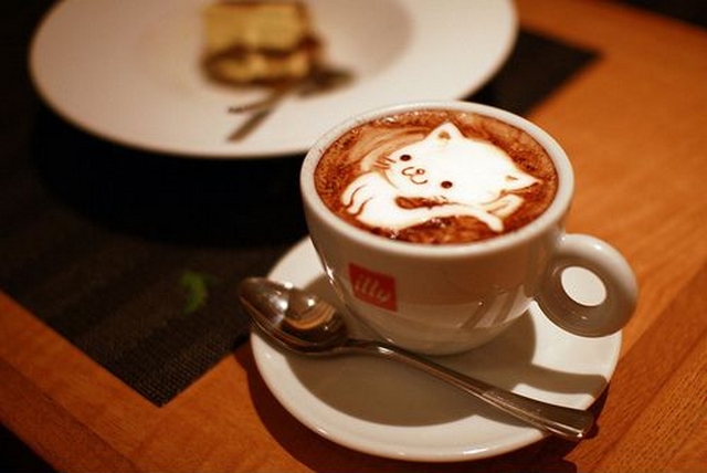 Koi latte art